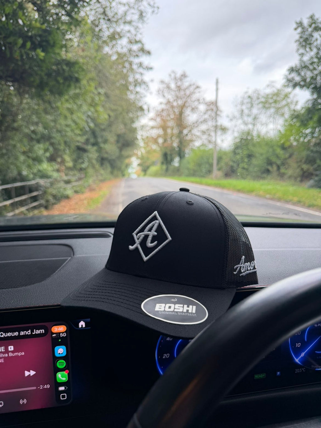 Black & White Amora Cap